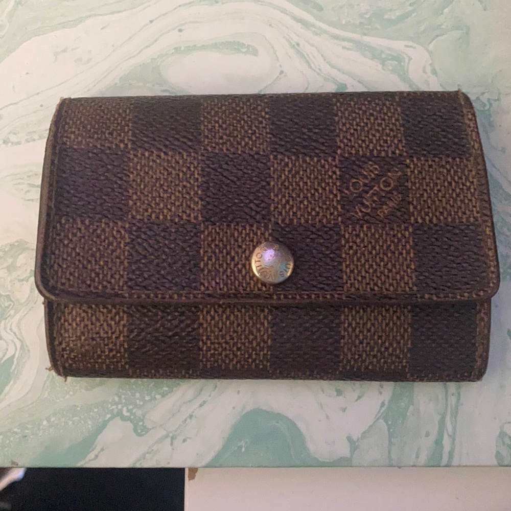 Louis Vuitton 6 key holder